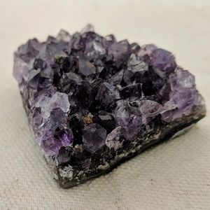 Amethyst, dark purple cluster field